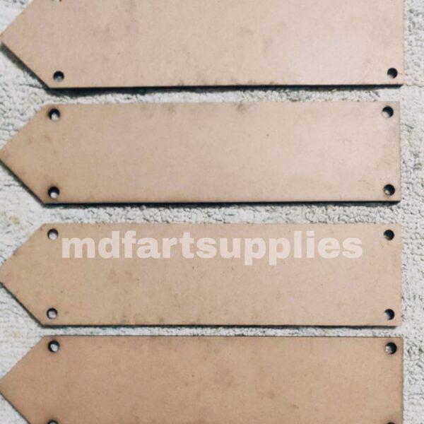 Arrow planks hanging wall decor design