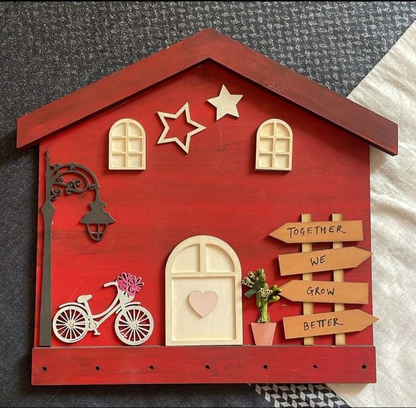 Keyholder with inner details (Raw Base)